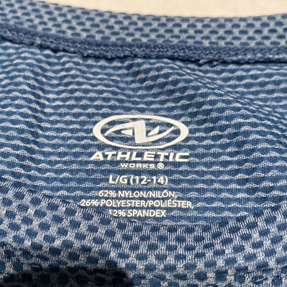 Workout in style, check out back of shirt! Size L/G 12-14 - Picture 3 of 7